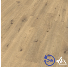 Sol stratifié brun clair aspect chêne avec nœuds, résistant à l'eau pendant 24 heures et aux rayures.