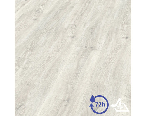 Revêtement de sol stratifié avec veinage de bois, résistant à l'eau jusqu'à 72 heures.