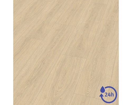 Sol stratifié aspect chêne avec protection contre l'eau de 24 heures.