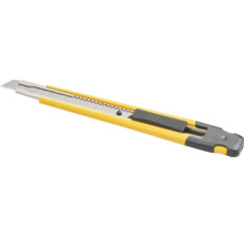 Cutter jaune avec lame sécable, manche en plastique et rail de guidage en métal.