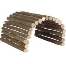 Biegbare Holzbrücke für Kleintiere aus Naturholzästen.