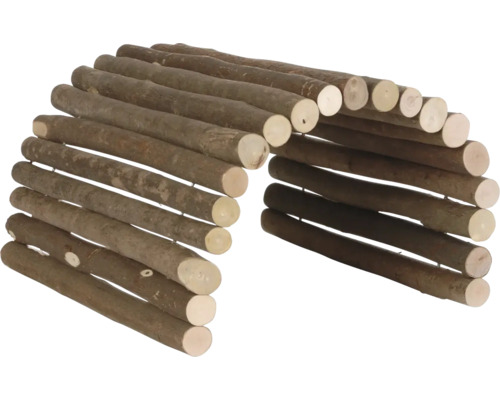 Biegbare Holzbrücke für Kleintiere aus Naturholzästen.