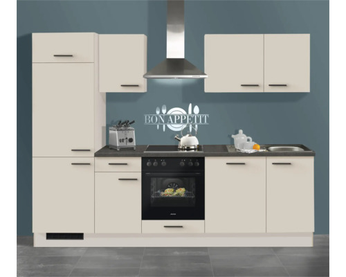 Cuisine moderne avec façades beiges, poignées noires, plan de travail foncé, four encastrable, plaque de cuisson et hotte en inox.