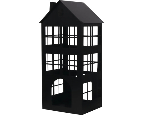 Lanterne en métal noir en forme de maison avec toit à pignons et ouvertures de fenêtres.