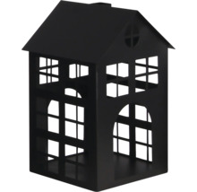 Lanterne en métal noir en forme de maison avec des découpes de fenêtres décoratives pour l'intérieur et l'extérieur.