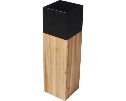 Quadratischer Pflanzkübel aus hellem Holz mit schwarzem Aufsatz.