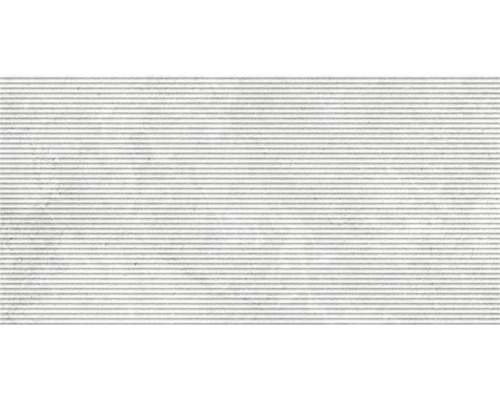 Wandfliese in Steinoptik mit horizontaler Rillenstruktur.