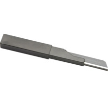 Cutter noir en plastique avec lame sécable rétractable en métal.
