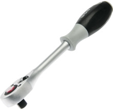 Cliquet réversible WGB en acier chromé avec poignée en plastique noir et gris et bouton poussoir rouge.