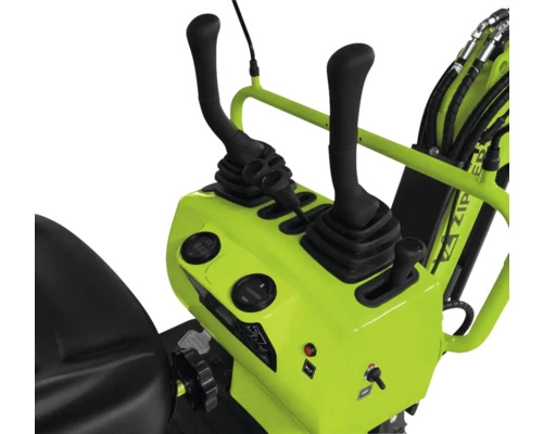 Panneau de commande pour mini-pelleteuse Zipper avec joysticks, leviers et affichages numériques.
