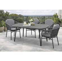 Modernes Gartenmöbel Set bestehend aus einem ovalen Esstisch und vier Sesseln mit Seilbespannung und Sitzkissen auf einer Terrasse.
