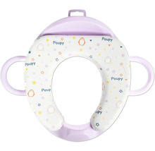 Réducteur de toilette lilas rembourré pour enfants avec poignées latérales et motif pingouin.