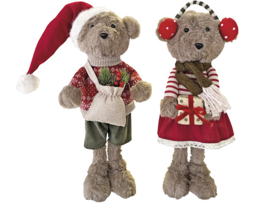Zwei weihnachtliche Deko-Bären aus Plüsch mit roter Zipfelmütze, Schal und Geschenken für die Innenraumdekoration.
