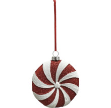 Glitzernder Weihnachtsanhänger in Form eines runden, rot-weiß gestreiften Bonbons mit Aufhängeschlaufe.