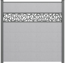 Clôture pare-vue aspect béton avec élément de grille décoratif au design géométrique et cadre sombre.