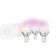 Philips Hue Starter Set mit Bridge, Dimmer-Schalter und 3 GU10 LED-Leuchtmitteln für die smarte Lichtsteuerung.