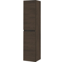 Armoire de salle de bain haute en aspect bois foncé avec deux portes sans poignée.