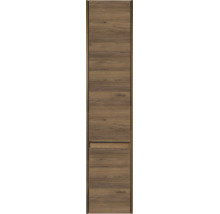 Armoire haute aspect bois avec veinage horizontal et poignée intégrée.