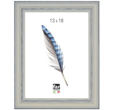 Bilderrahmen 13 mal 18 Zentimeter in Holzoptik mit Feder-Abbildung und far Frame Appeal Logo.