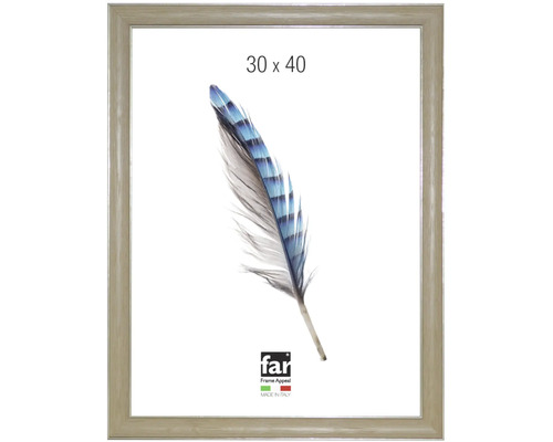 Bilderrahmen aus Holz in Beige, Format 30 mal 40 Zentimeter.