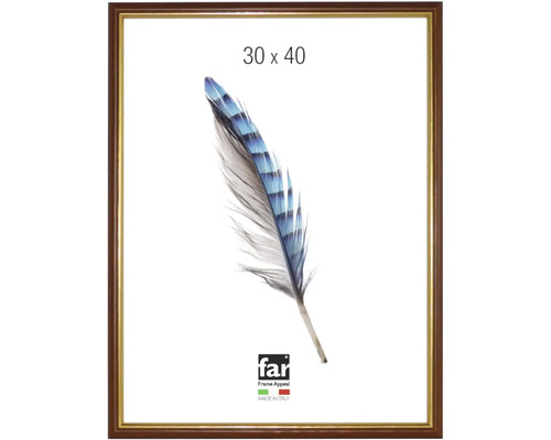 Cadre photo 30 par 40 centimètres, aspect bois avec bordure dorée.