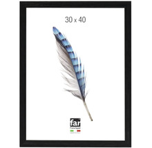 Cadre en bois noir, format 30 par 40 centimètres.