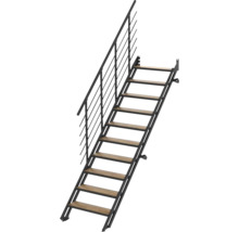 Wangentreppe mit braunen Holzstufen und schwarzem Metallgestell inklusive Geländer.