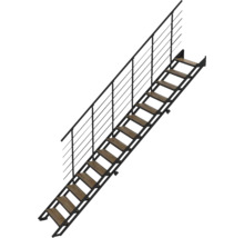 Gerade Treppe mit schwarzer Metallkonstruktion, Holzstufen und Geländer mit Querstäben.