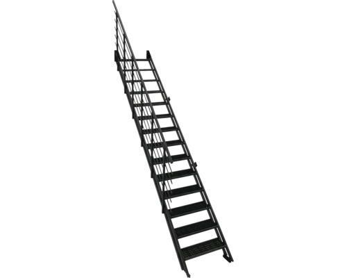 Escalier droit en acier avec marches en caillebotis et garde-corps latéral.