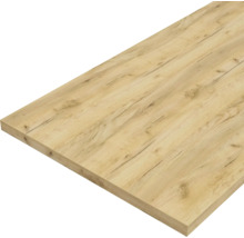 Plan de travail décor chêne avec veinage rustique et nœuds.