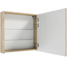 Armoire de toilette ouverte aspect bois avec intérieur blanc et deux étagères en verre.