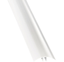 Profilé à gorge en plastique blanc pour angles intérieurs.