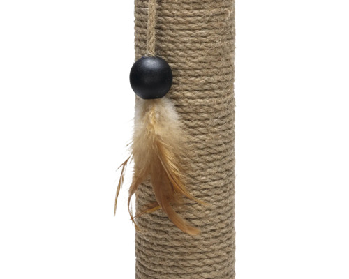 Detailansicht eines Kratzstamms aus Sisal mit einem Spielzeug aus Federn und einer schwarzen Kugel.