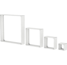 Lot de quatre étagères murales carrées blanches de différentes tailles, forme de cube ouvert.