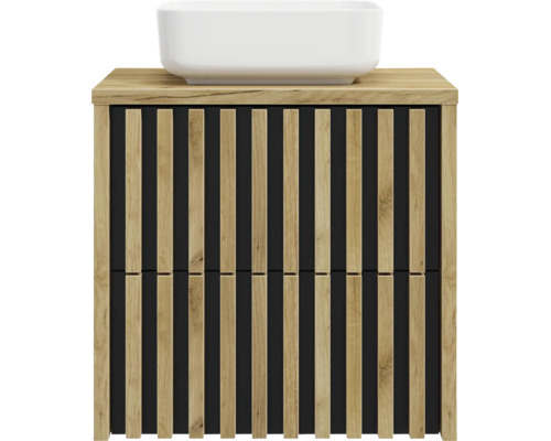 Meuble sous-vasque moderne aspect chêne avec lattes de bois verticales sur fond noir et vasque à poser blanche.