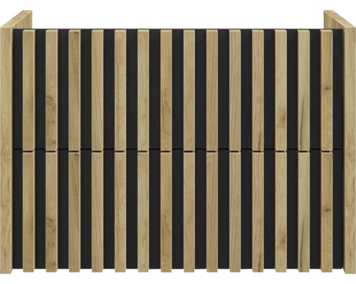 Panneau mural avec lattes de bois verticales sur fond sombre.