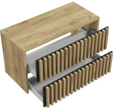 Meuble sous-vasque aspect bois avec deux tiroirs ouverts et façades au design de tasseaux.
