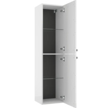 Weisser Bad-Hochschrank mit zwei geöffneten Türen, Einlegeböden aus Glas und dunkler Rückwand.