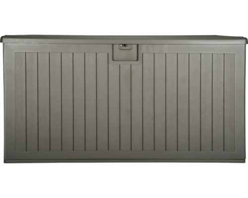 Coffre de jardin en plastique aspect bois avec des lamelles verticales et une fermeture verrouillable.