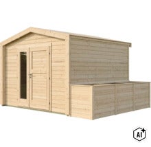 Abri de jardin en bois avec toit à deux pans, porte avec panneau en verre et annexe latérale en bois de résineux non traité. (Image AI modified or generated)