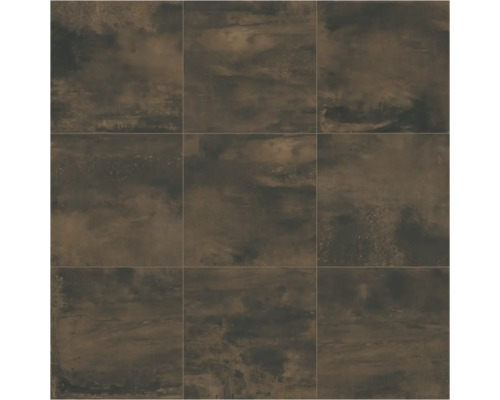 Quadratische braune Feinsteinzeugfliesen in Metalloptik mit oxidierter Oberfläche für Wand und Boden.