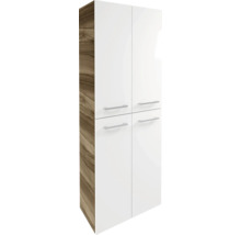 Armoire haute avec quatre façades blanches, corps aspect bois et quatre poignées en métal.