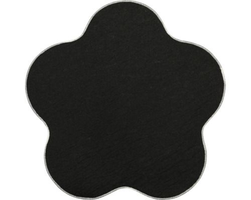 Schwarze Matte in Blumenform mit hellem, umnähtem Rand.