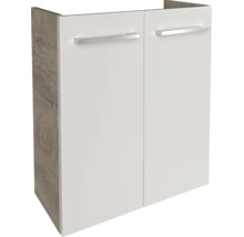 Waschbeckenunterschrank zweitürig mit Holzoptik-Korpus, weißen Fronten und silbernen Griffen.