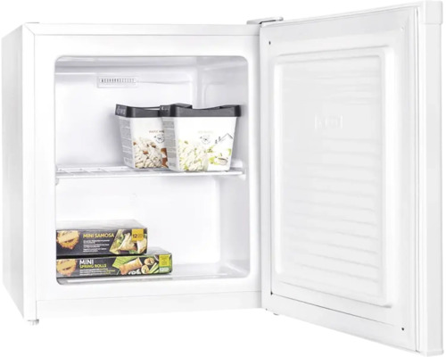 Geöffneter Mini-Gefrierschrank mit Gitterboden und Tiefkühlkost.