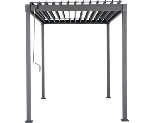 Freistehende Pergola aus Aluminium mit verstellbarem Lamellendach und Handkurbel.