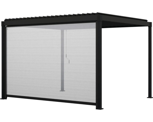Schwarze Pergola mit integriertem, halbtransparentem Seitenrollo als Sicht- und Sonnenschutz für den Garten.