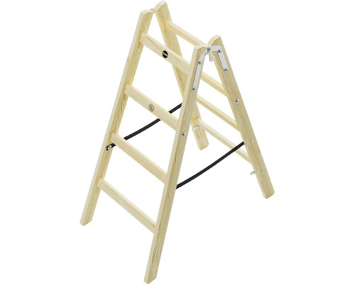 Escabeau double en bois Hailo avec quatre marches par côté, charnières métalliques et sangles de sécurité.