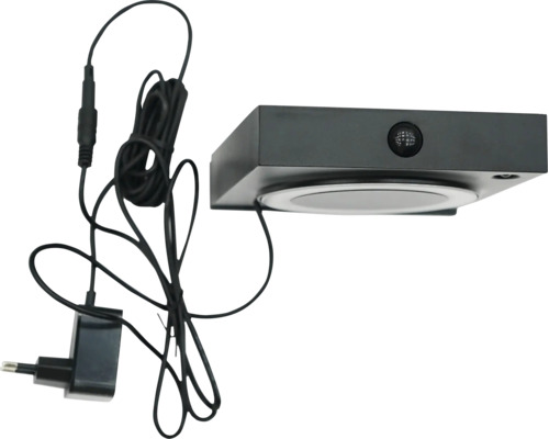 LED-Unterbauleuchte mit Bewegungsmelder, Netzkabel und Stecker.