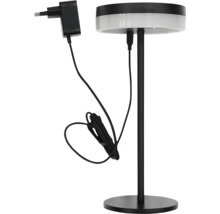 Moderne Tischleuchte mit rundem Standfuß, vertikalem Stab und rundem Lampenkopf inklusive Ladekabel und Netzstecker.